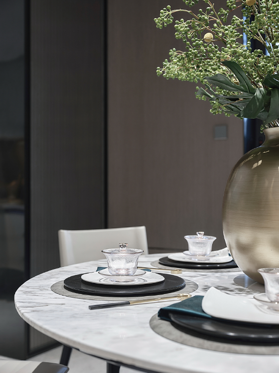 現代風格別墅室內設計家裝案例-餐桌