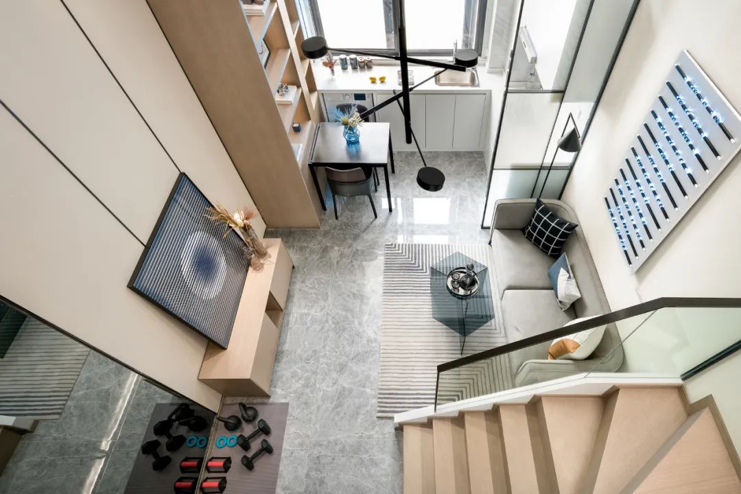 現代輕奢風格復式公寓室內裝修設計-樓梯