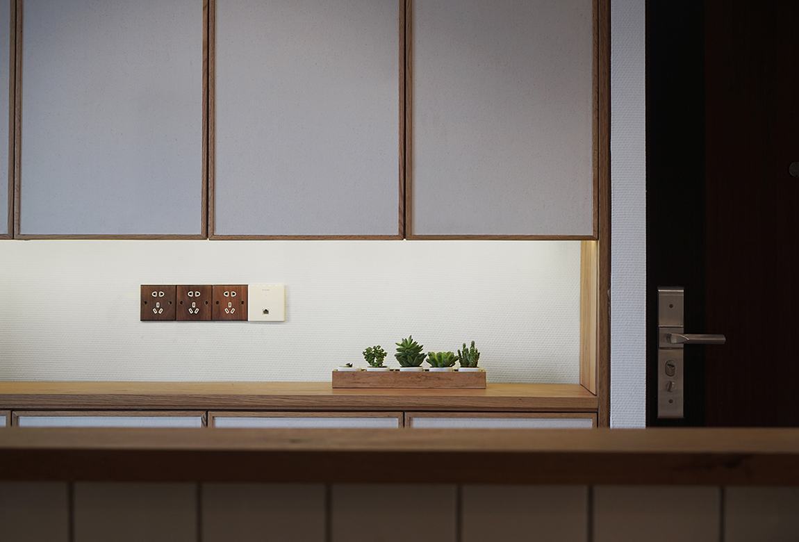 現代日式風格家裝設計室內裝修效果圖-玄關