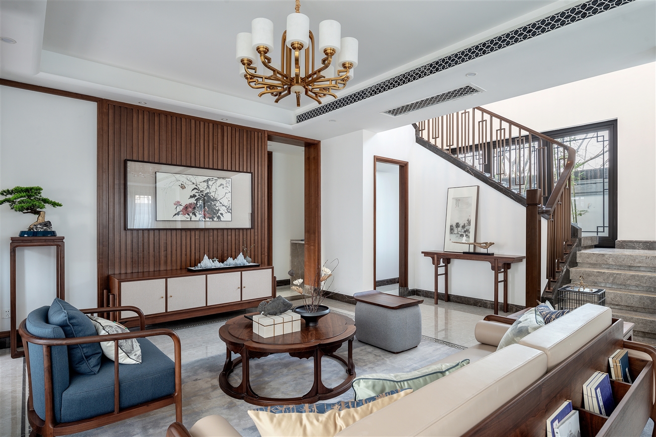 新中式風格室內家裝案例效果圖-客廳樓梯