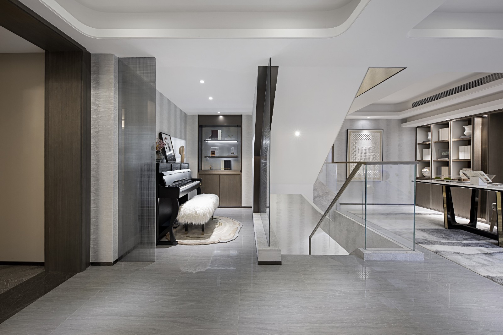 現代輕奢風格別墅室內設計家裝案例-樓梯間