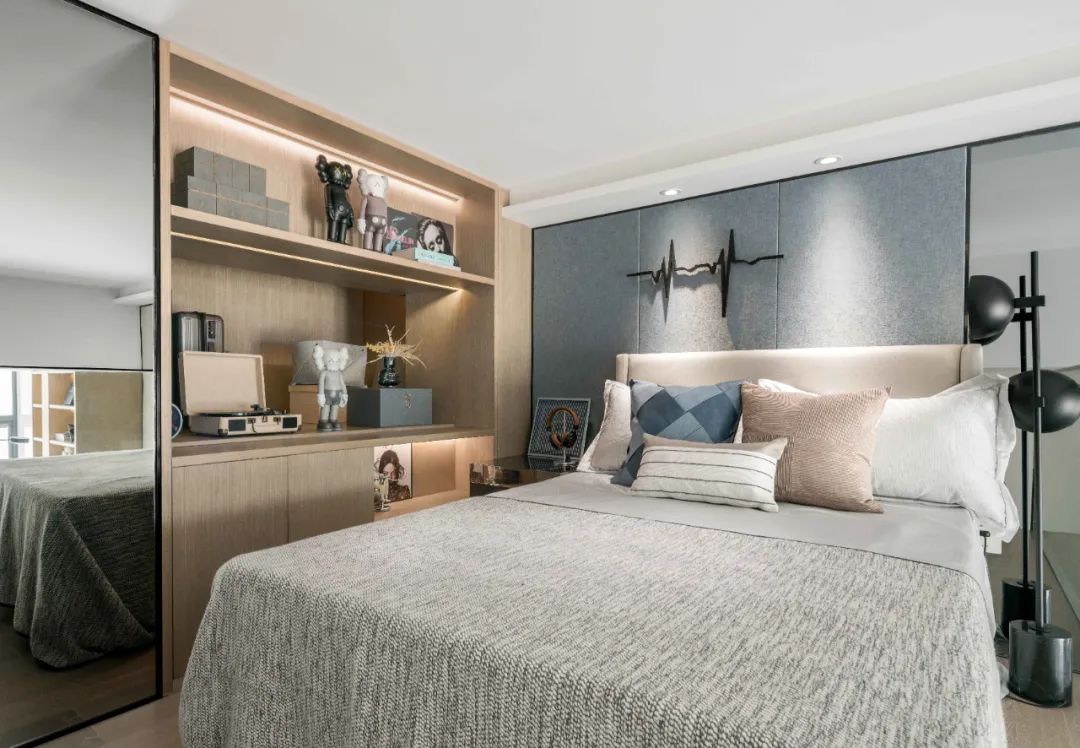 現代輕奢風格復式公寓室內裝修設計-臥室