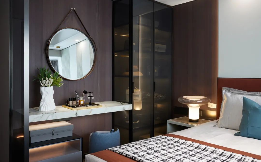 現代輕奢風格室內設計家裝案例-臥室梳妝臺